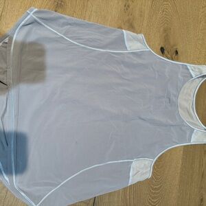 Lululemon tank top in size 8 in good condition